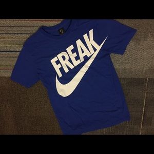 Nike “Freak” dri-fit Tees mens size small